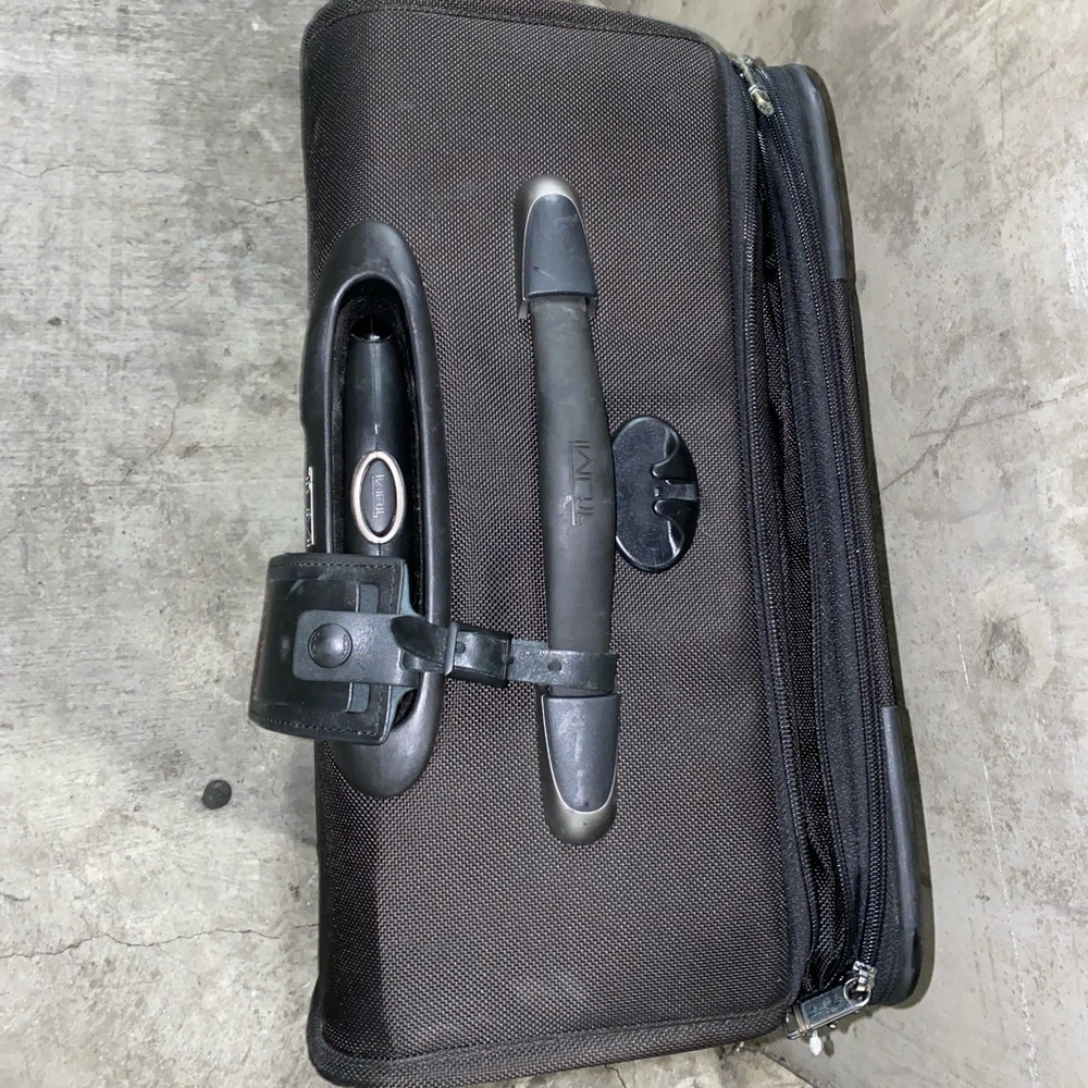 TUMI Carry On Luggage - Picture 7 of 12